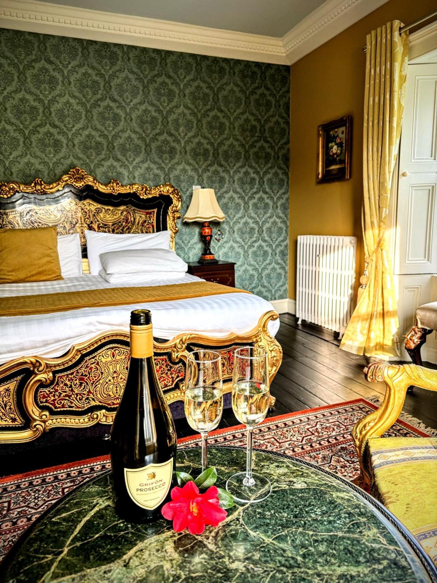 Clone Country House Aughrim Kültér fotó A bedroom at the hotel