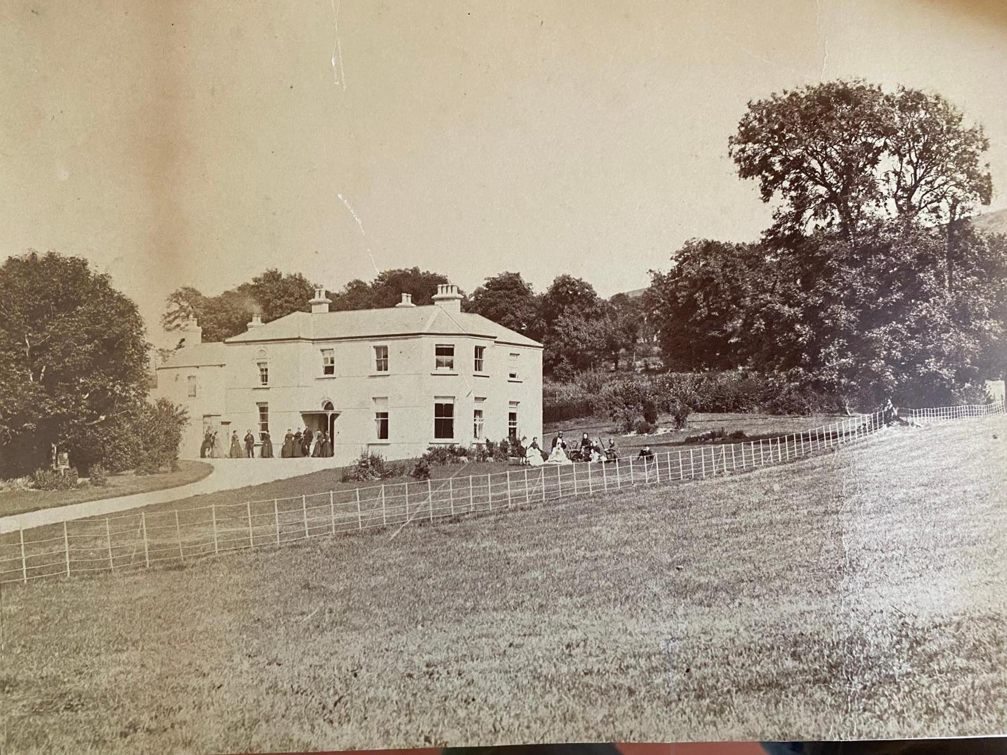 Clone Country House Aughrim Kültér fotó The former house of the station master
