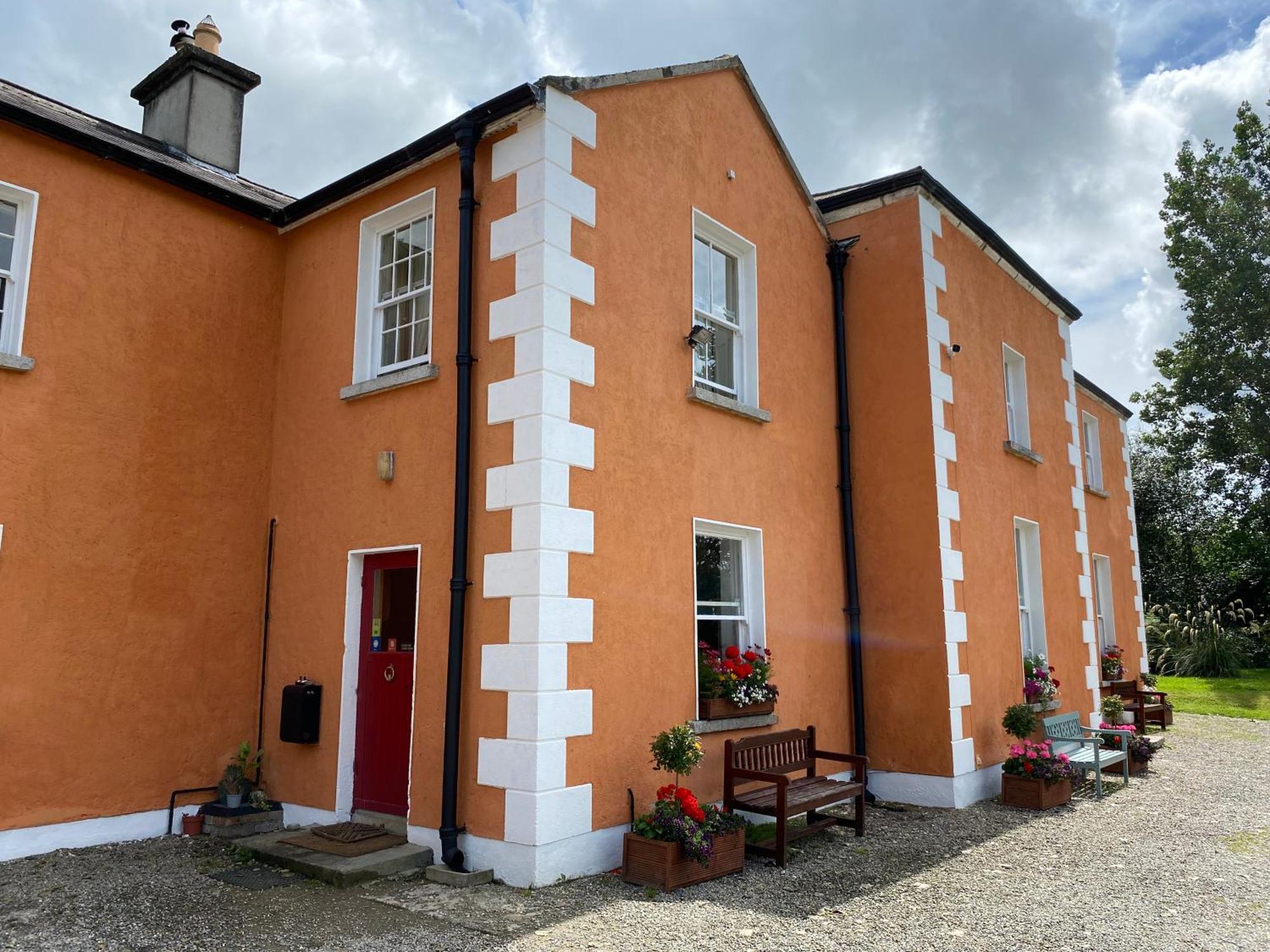 Clone Country House Aughrim Kültér fotó The former railway station at Killimor