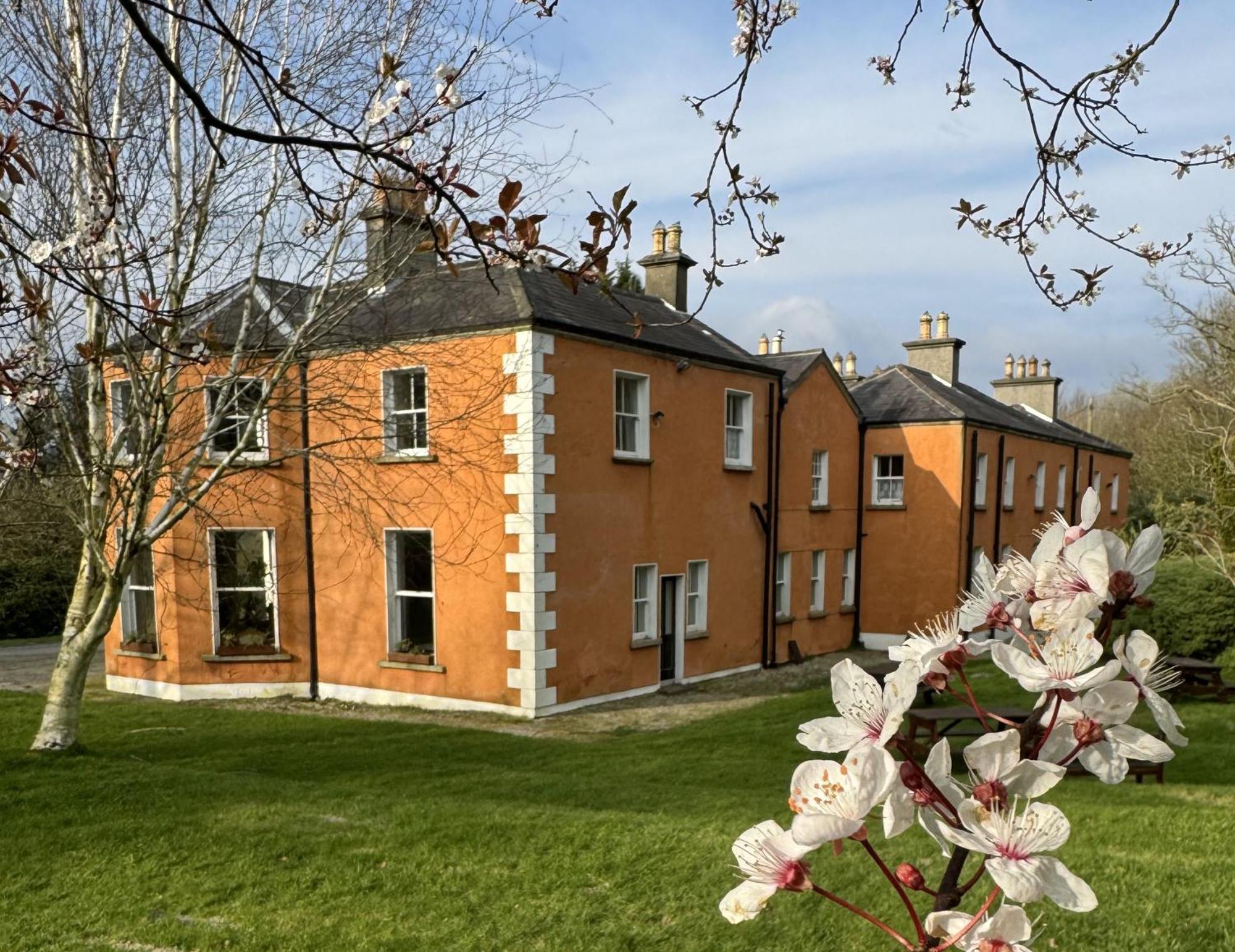 Clone Country House Aughrim Kültér fotó The former workhouse in 2017