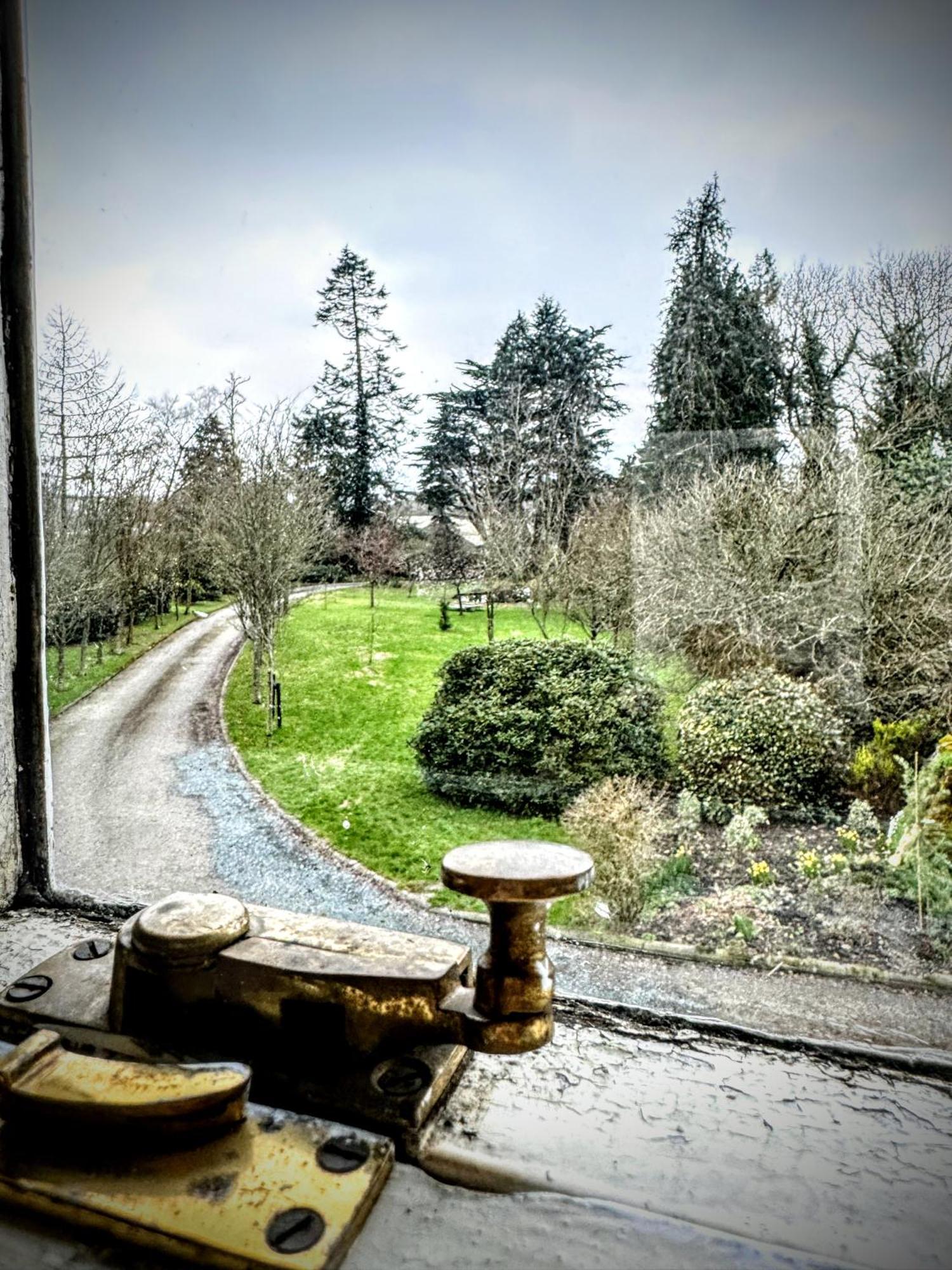Clone Country House Aughrim Kültér fotó The entrance to the garden