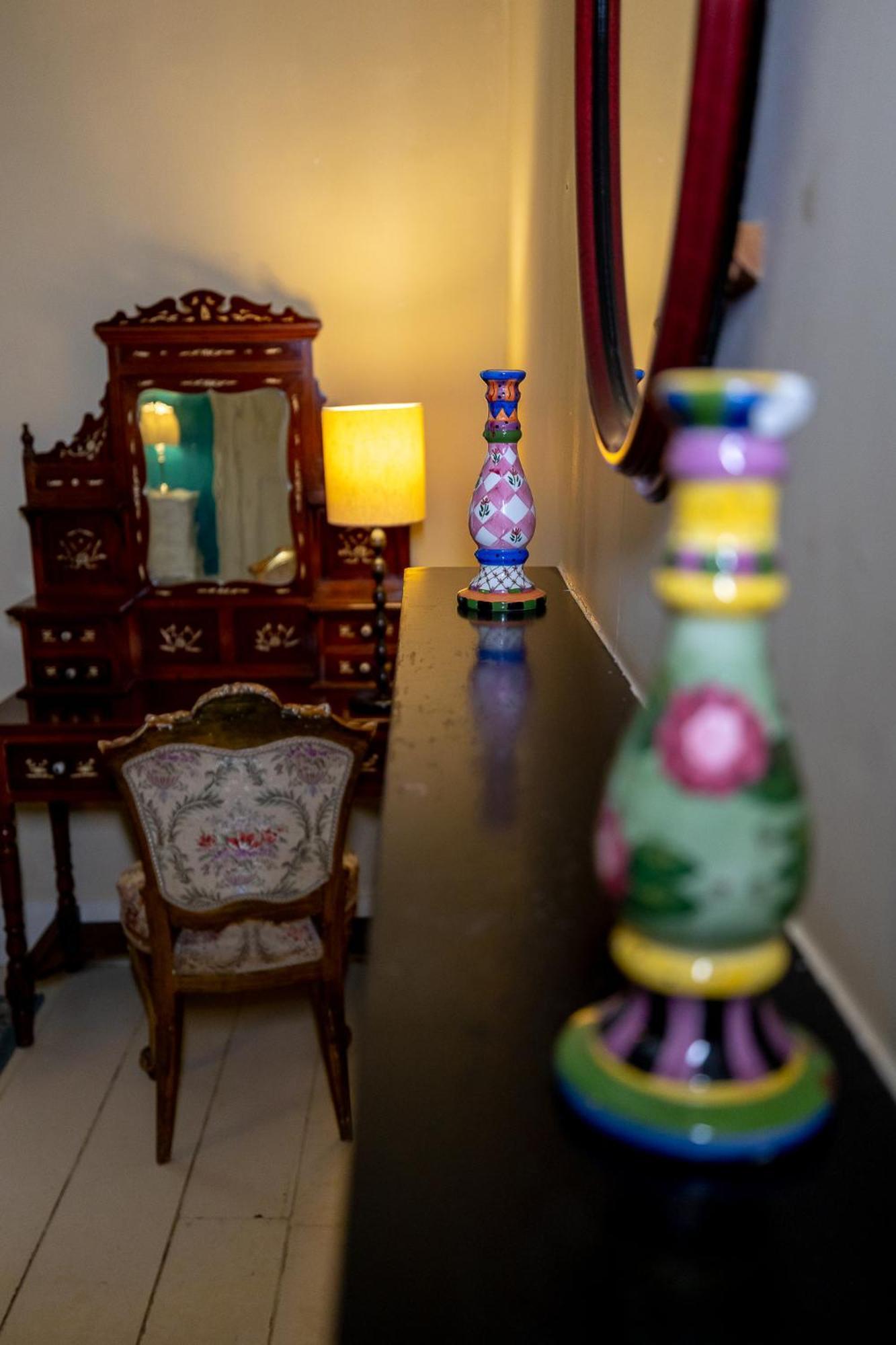 Clone Country House Aughrim Kültér fotó A dressing table in a bedroom